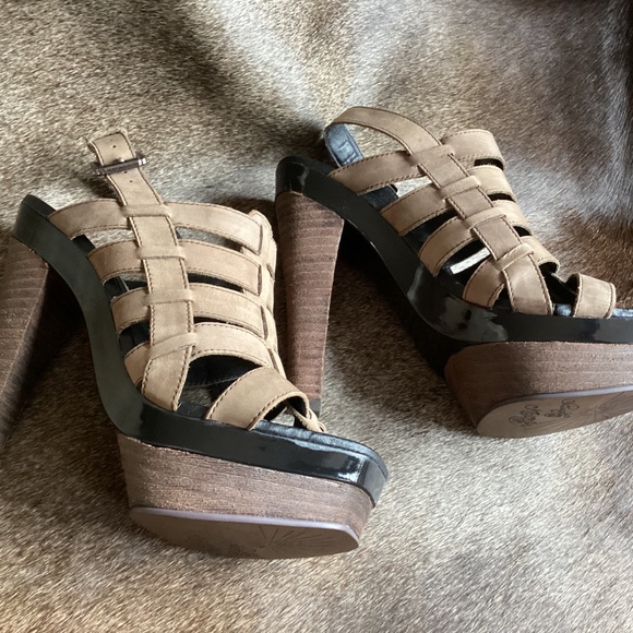 Naughty Monkey Leather Strap Design Platform Peep Toe Heels - Picture 6 of 9